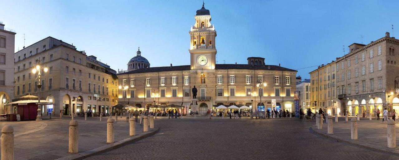 Palazzo Altavilla Deluxe Parma Exteriör bild