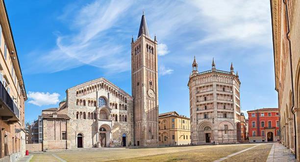 Palazzo Altavilla Deluxe Parma Exteriör bild